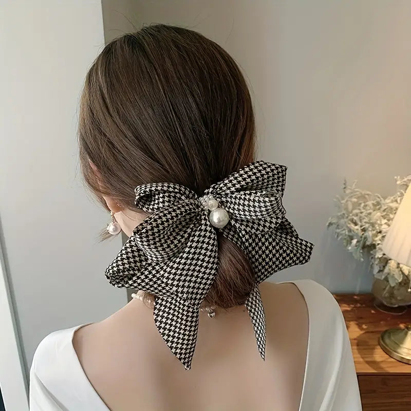 Audrey bow